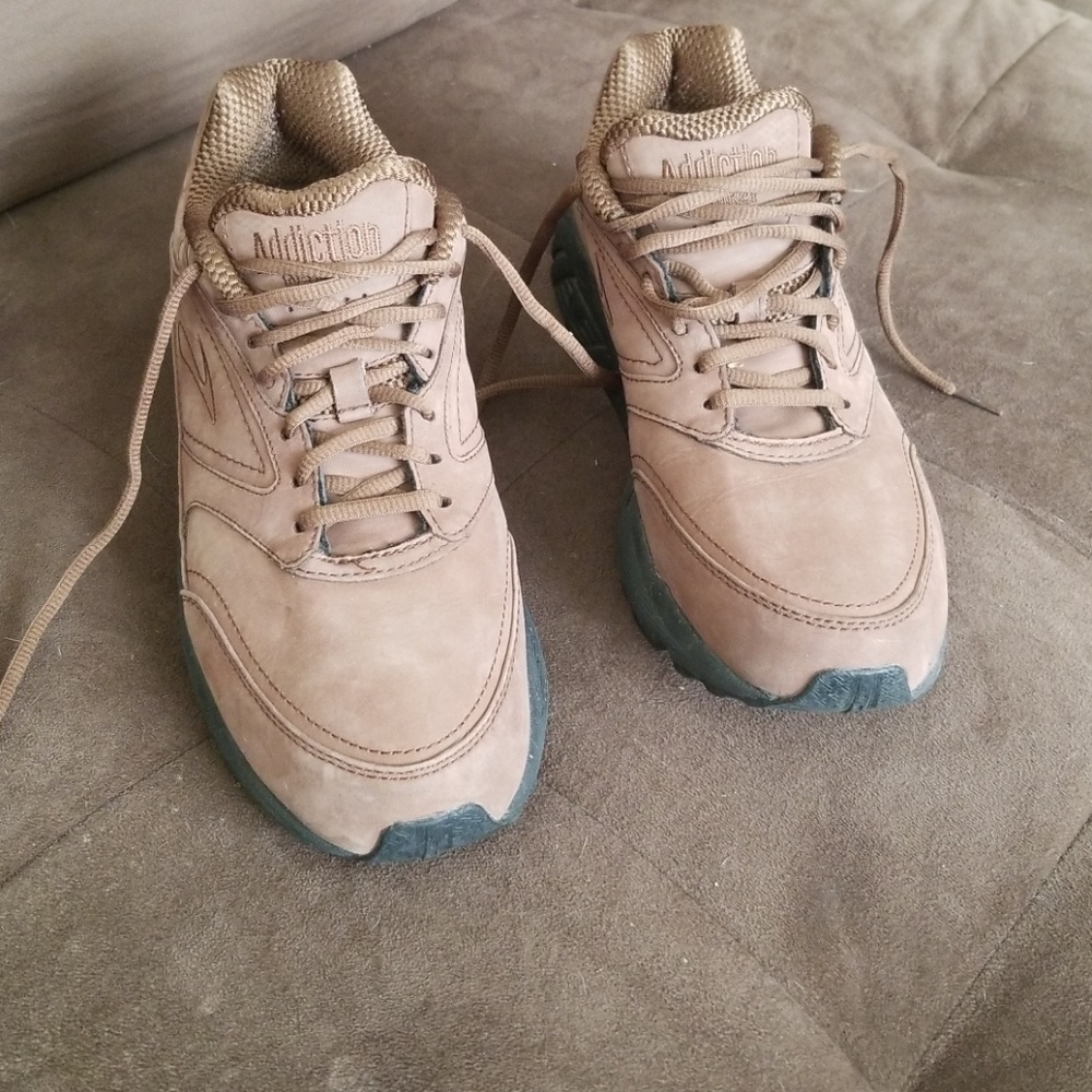 Mens walking shoes